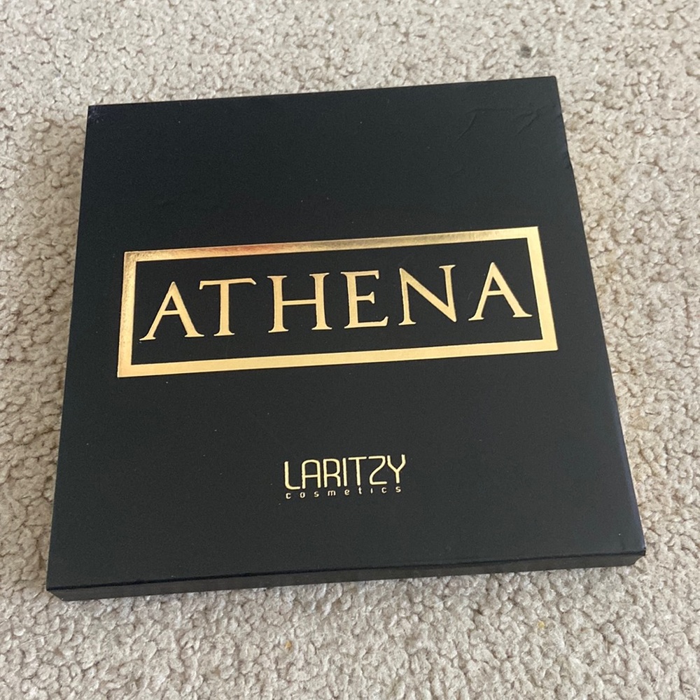 Laritzy palette